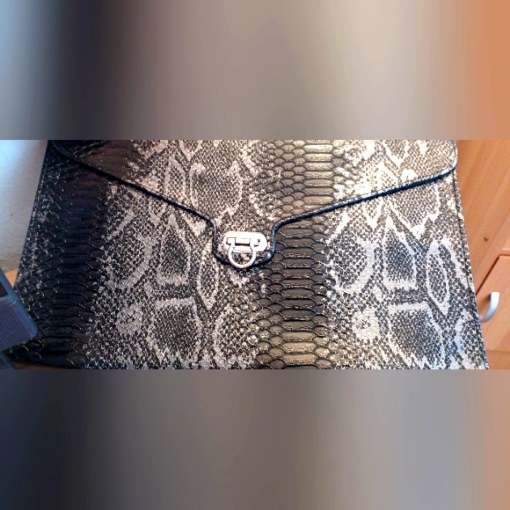 Clutch reptile faux leather large!